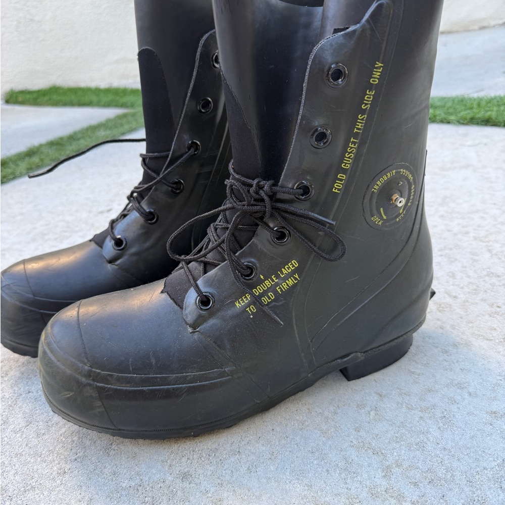U.S. G.I. Extreme Cold Temperature Boots, Unissued